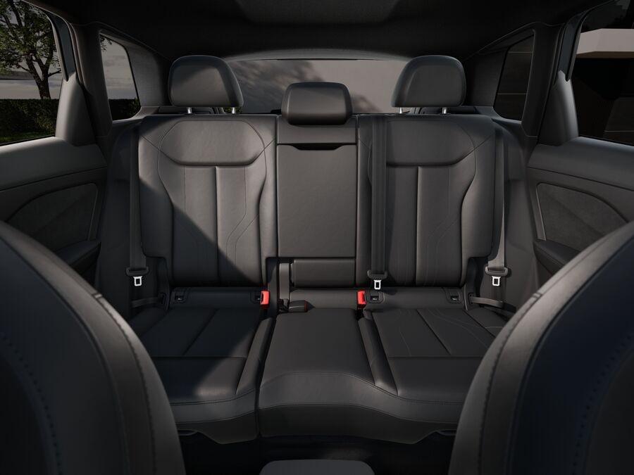 AUDI Audi Q3 SUV Business TFSI 110 kW S tronic