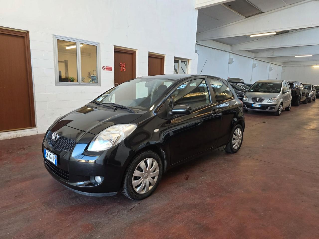 Toyota Yaris 1.3 3 PORTE SOL NEOPAT 83.000KM