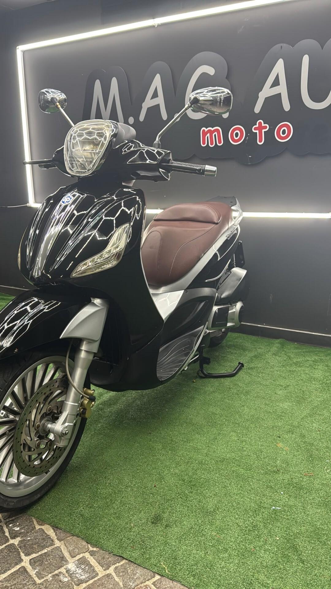 Piaggio Beverly 300