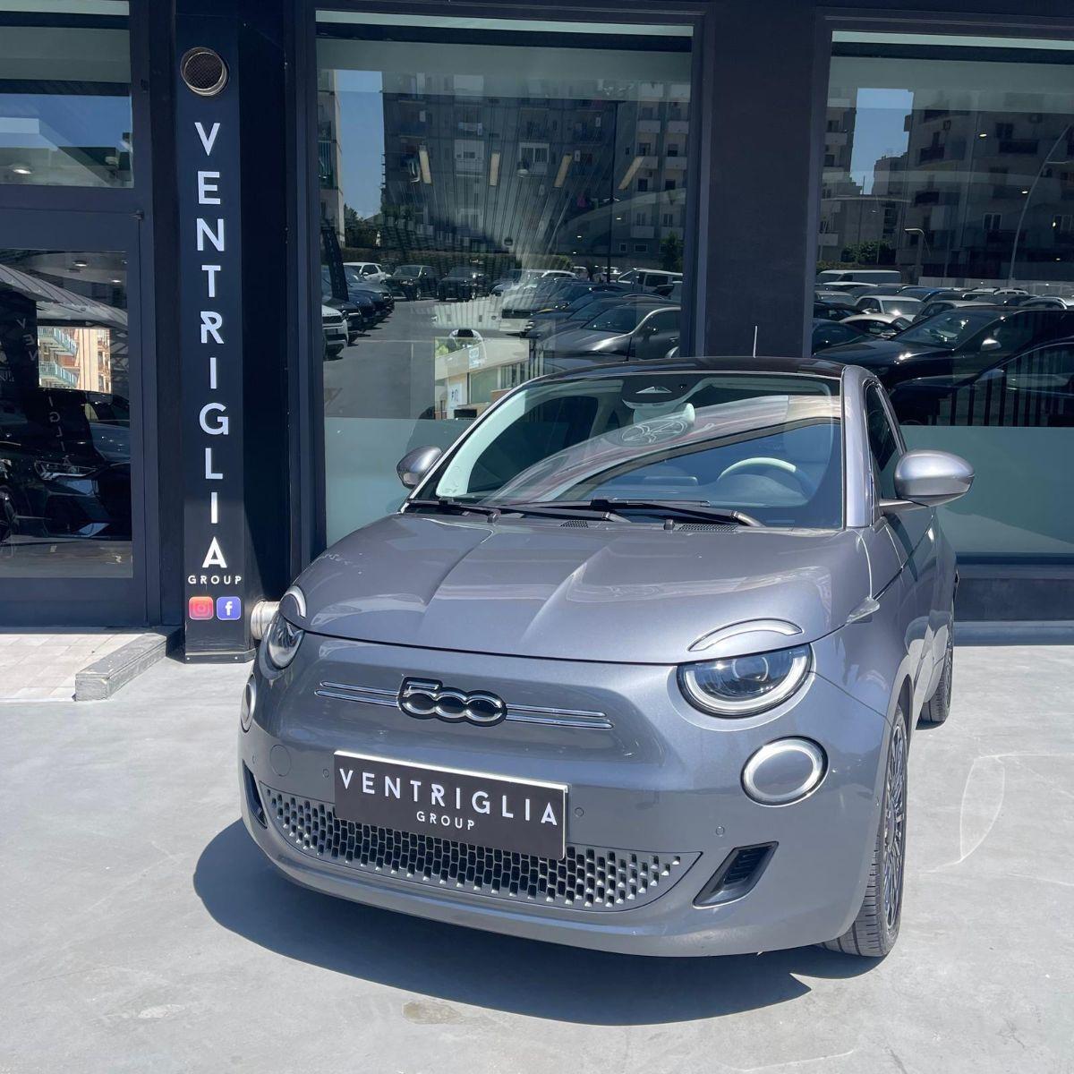 FIAT - 500 E - 500 La Prima Berlina