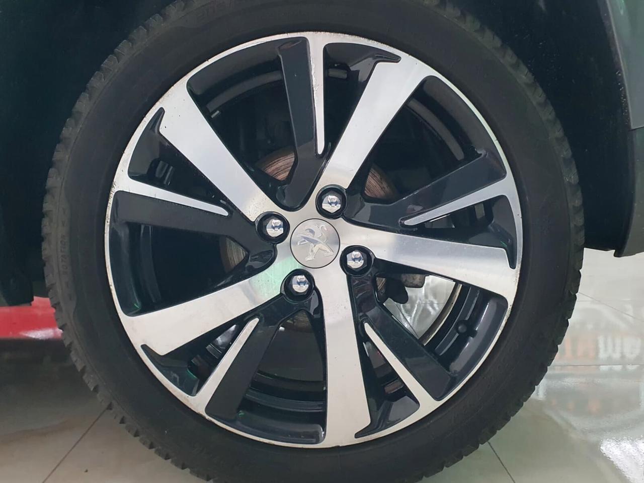 Peugeot 2008 1.6 BlueHDi 100cv Allure 2016
