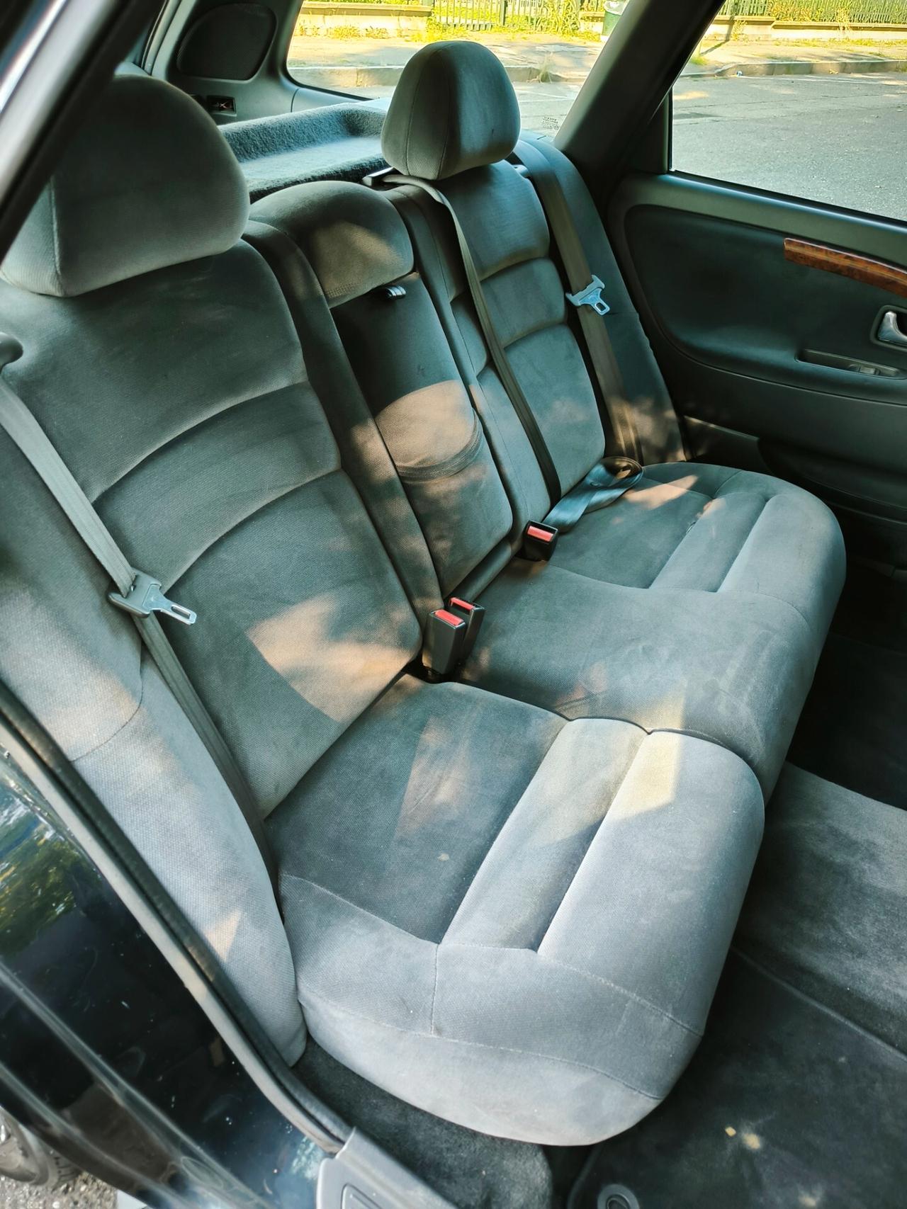 Volvo V40 2.0 16V cat