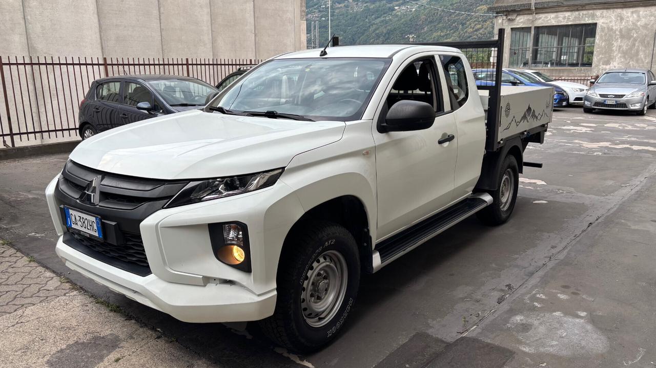 Mitsubishi L200 2.3 D Club Cab 4x4 Easy Select Inform
