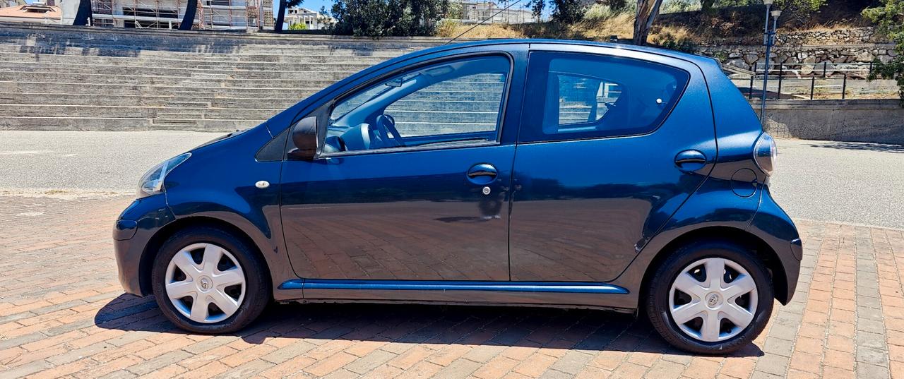 Toyota Aygo 1.0 12V VVT-i 5 porte Deep Ocean Connect