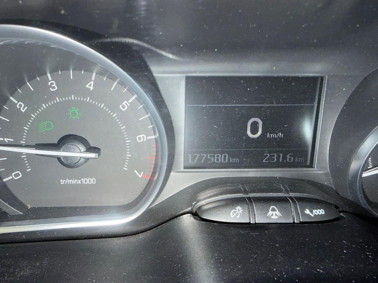 Peugeot 208 PureTech 82 5 porte Allure