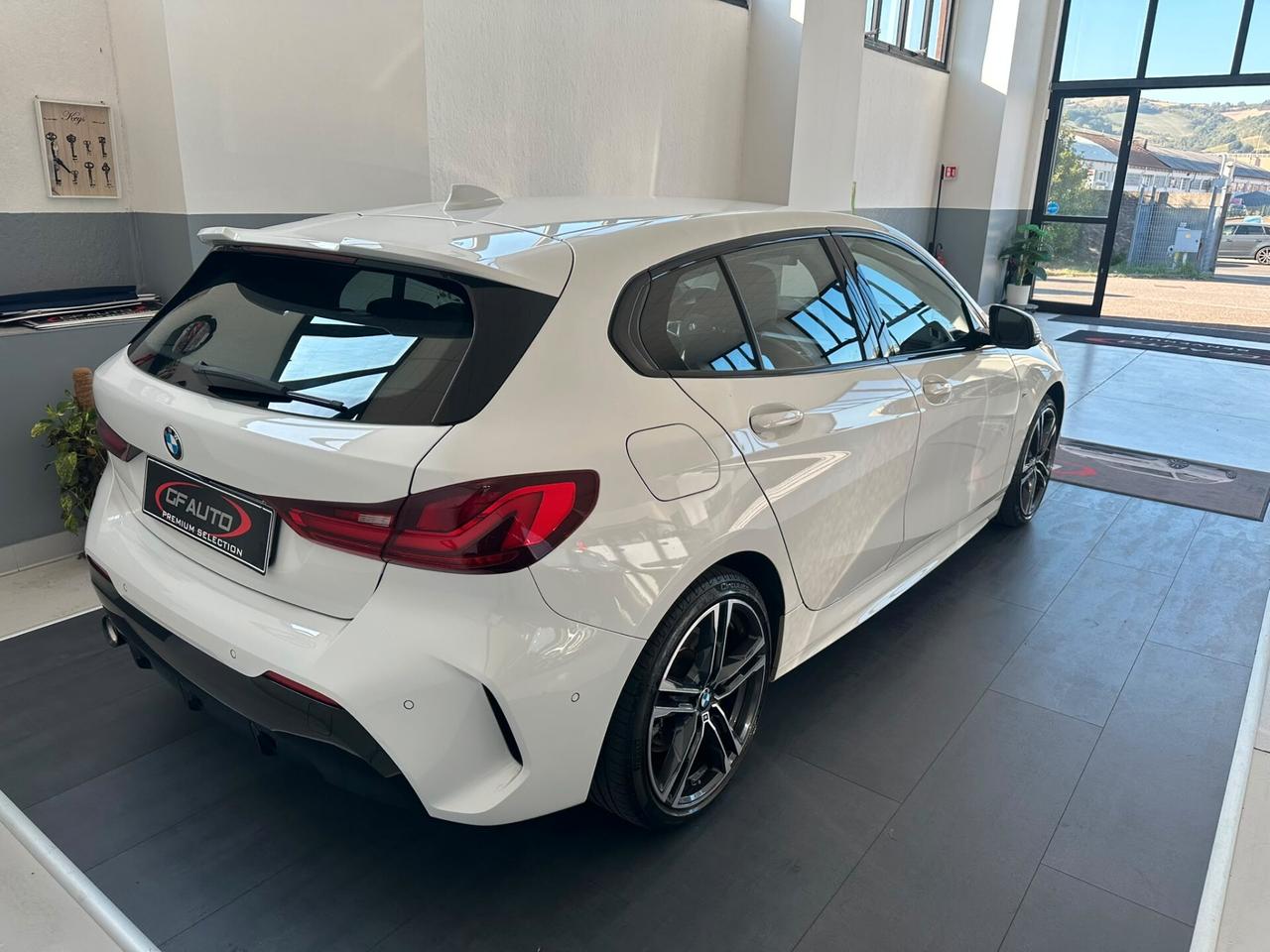Bmw 116 116d 5p. Msport