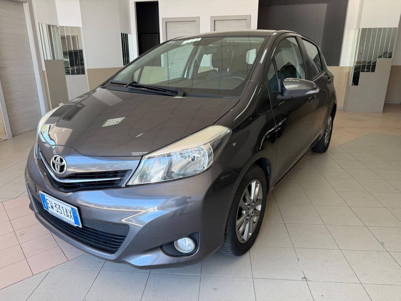 Toyota Yaris 1.0 5 porte Lounge