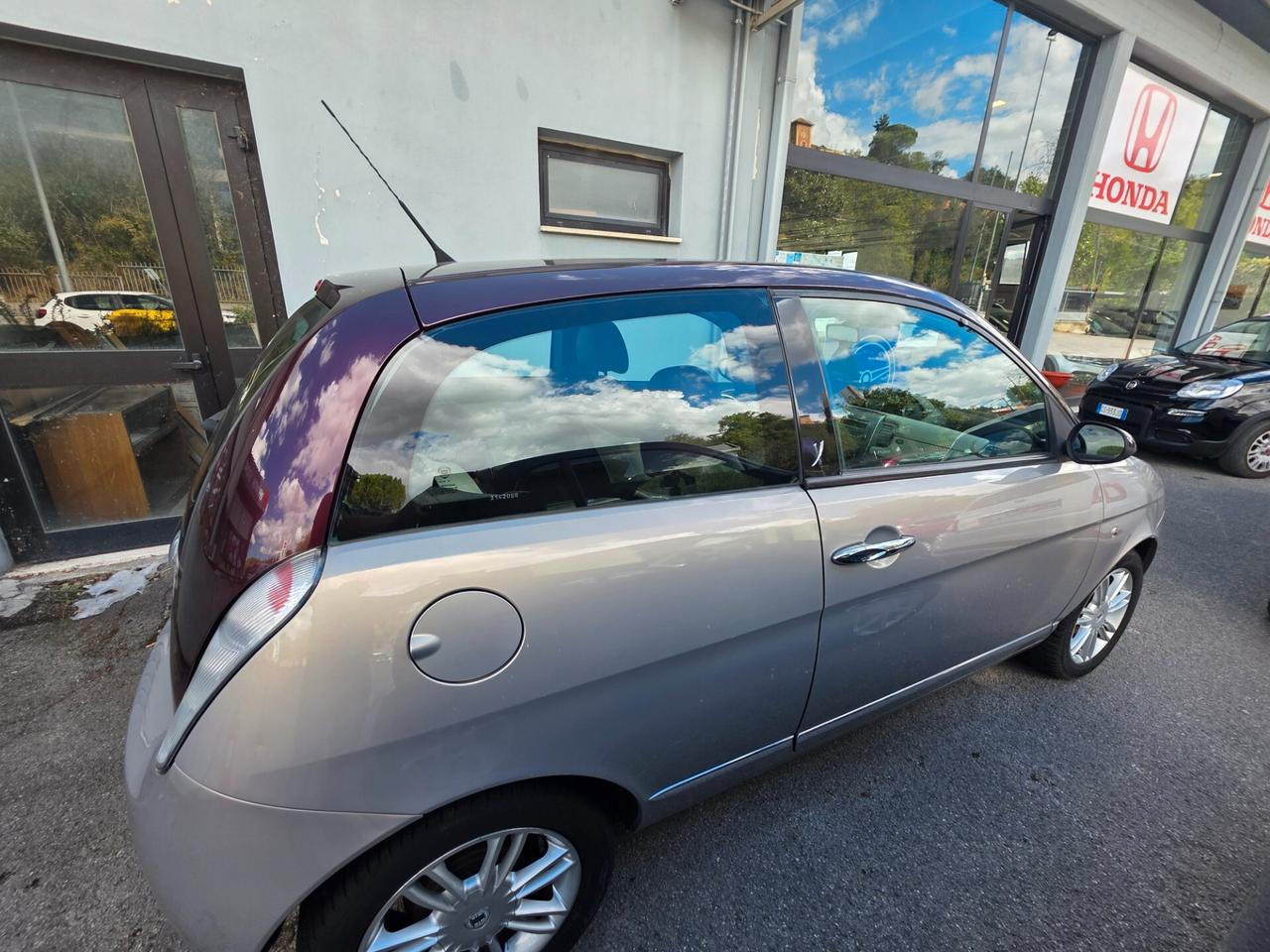 Lancia Ypsilon 1.4 Platino