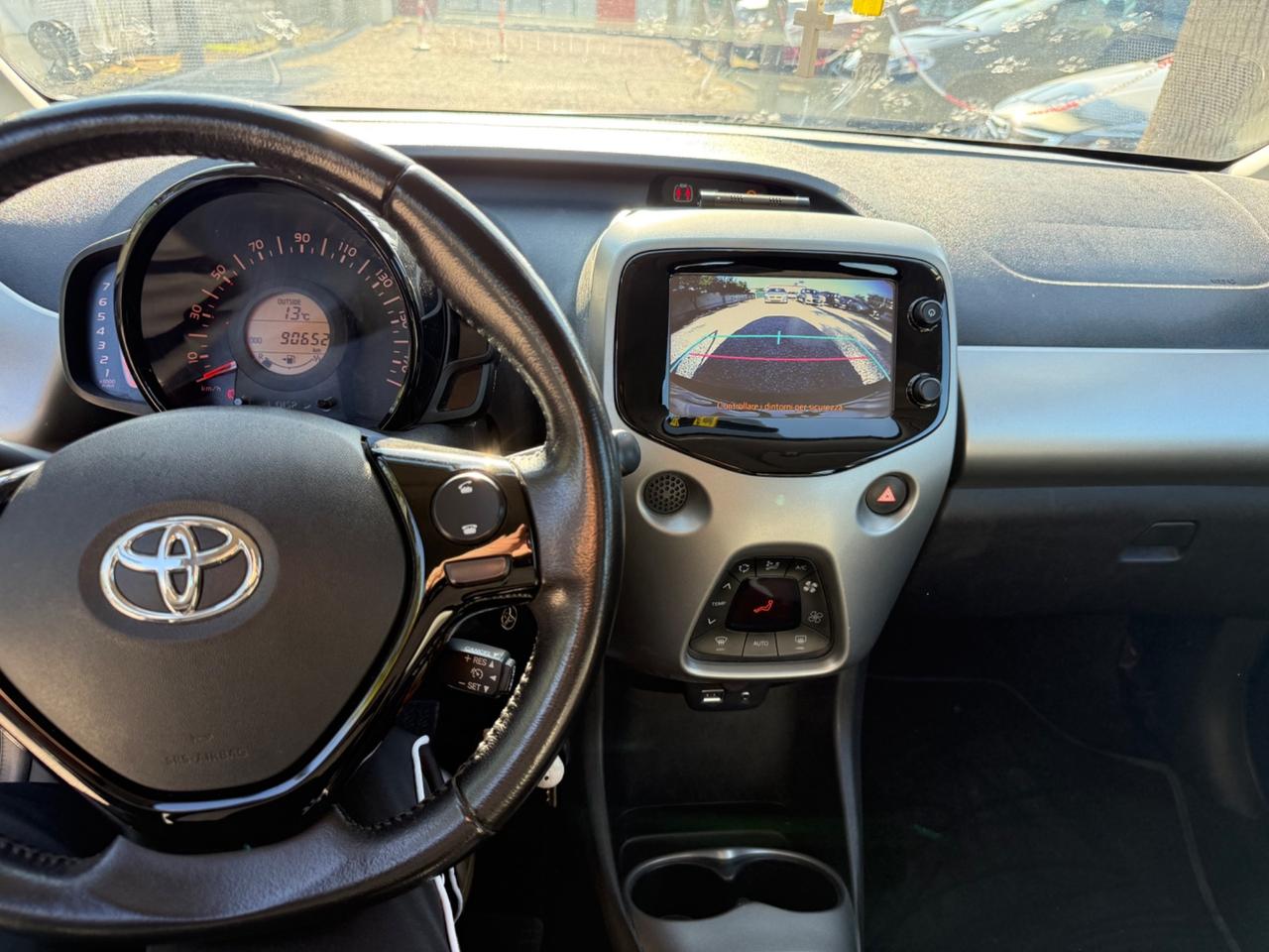 Toyota Aygo 1.0 VVT-i 69 CV 5 porte x-play TSS