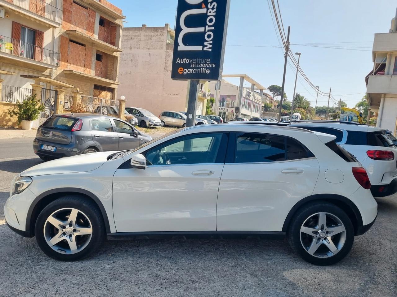 Mercedes-benz GLA 200D Tetto apribile. SUPER PROMO ESTATE 2025