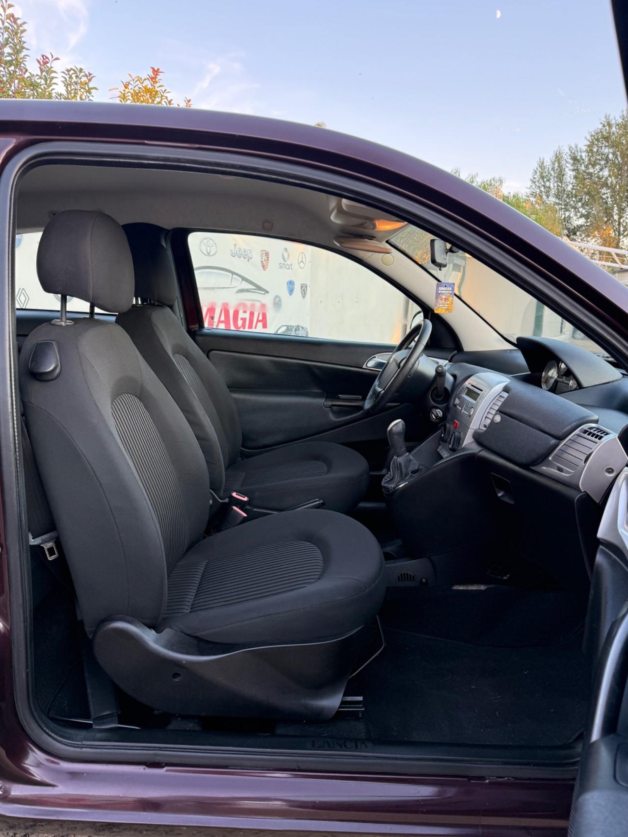 Lancia Ypsilon 1.3 MJT 75 CV Elle