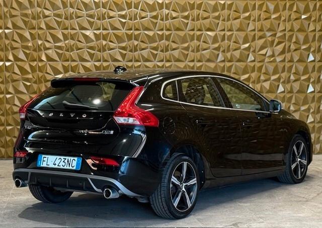 Volvo V40 D2 R-design