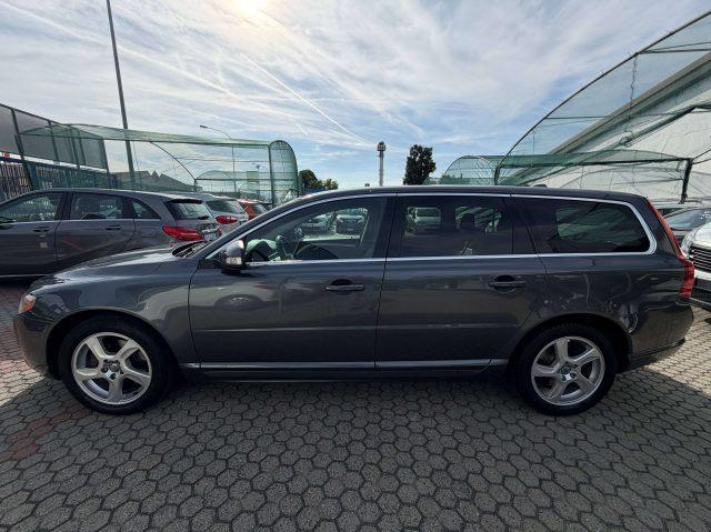 VOLVO V70 V70 III 2.0 d3 Summum geartronic E5