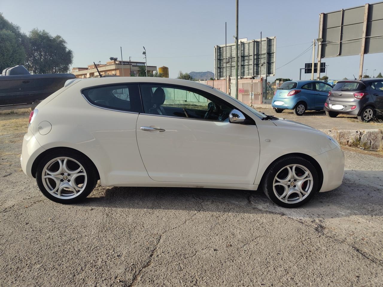 Alfa Romeo MiTo 1.3 JTDm-2 85 CV S&S Distinctive Sport Pack