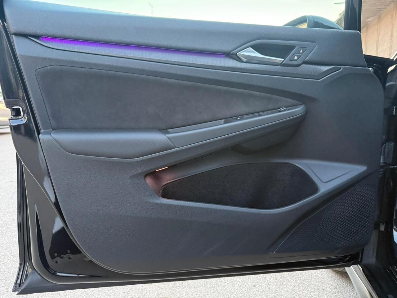 Volkswagen Golf 8 GTD 2.0 TDI 200cv DSG