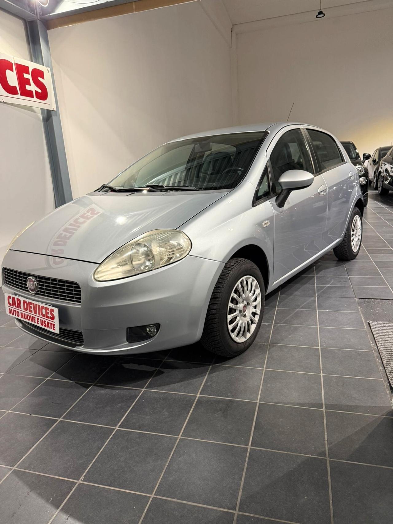Fiat Grande Punto BENZINA - METANO - NEOPATENTATI