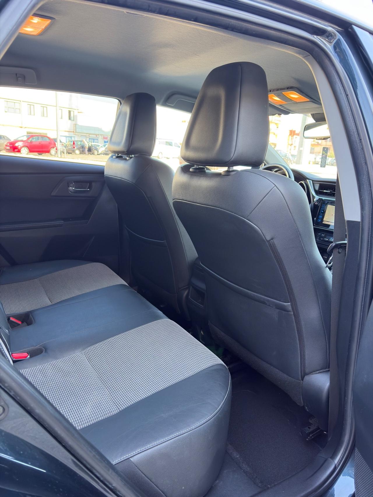 Toyota Auris 1.6 D-4D magnifica starfull