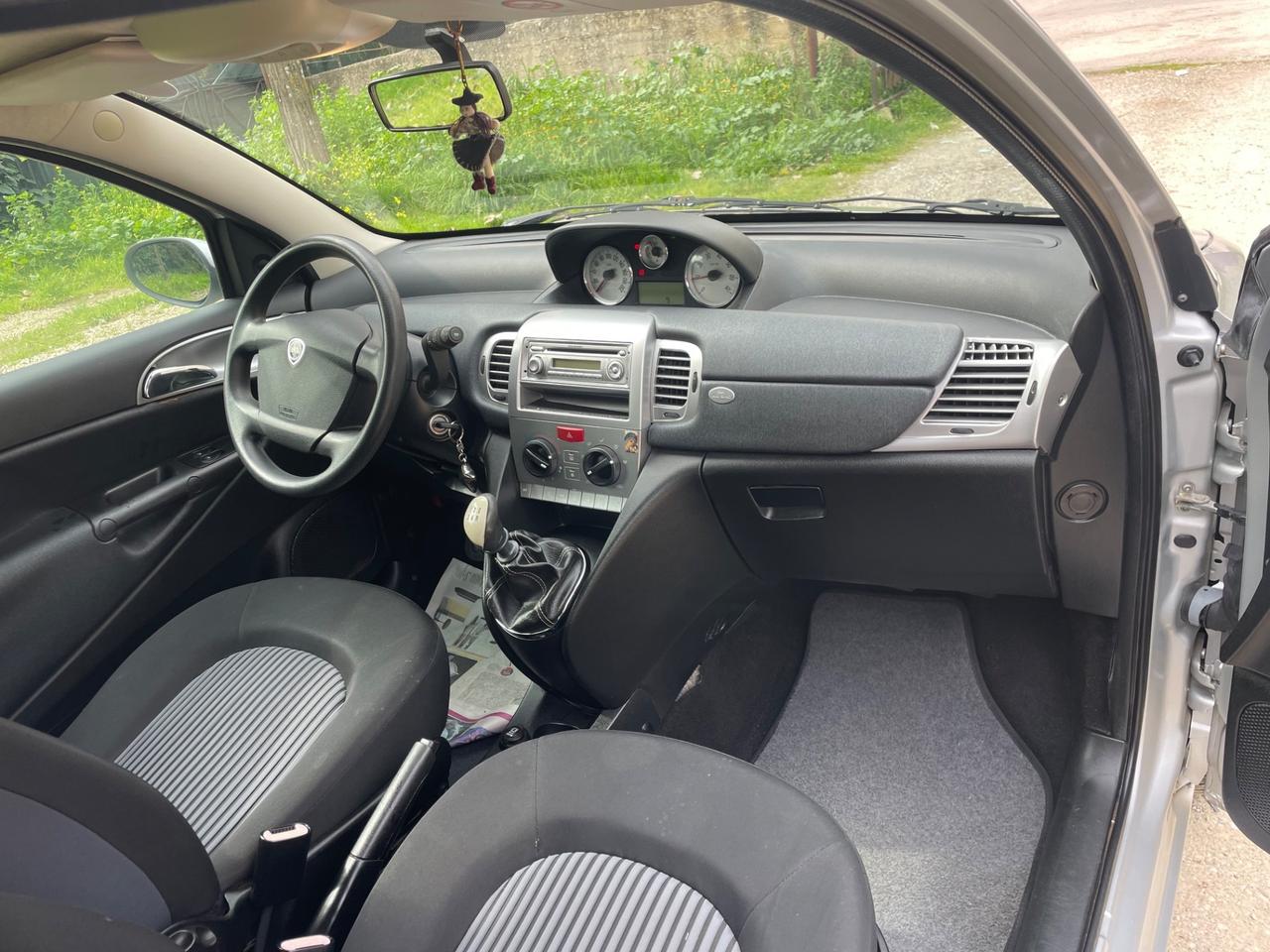 Lancia Ypsilon 1.2 Platino