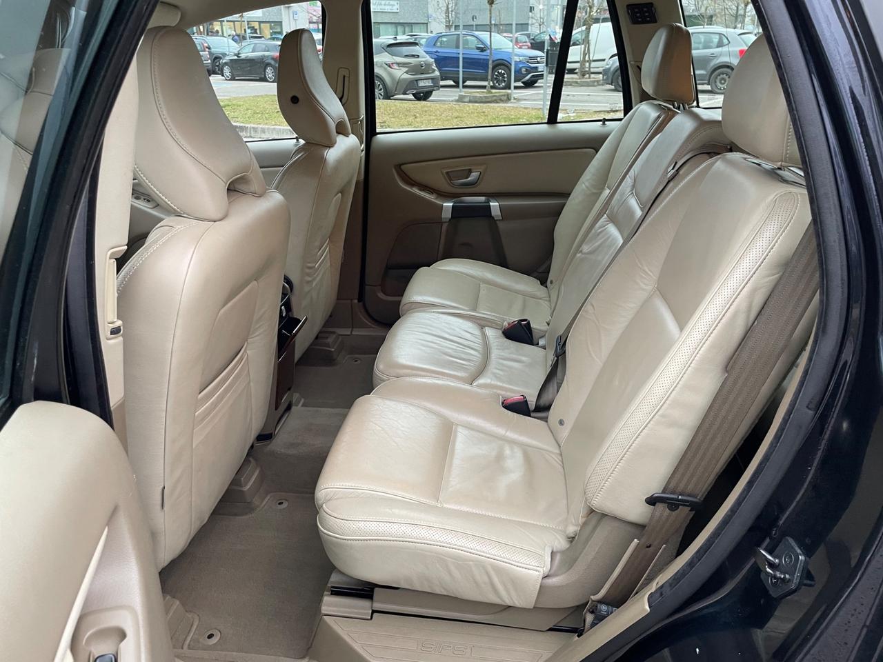 Volvo XC 90 XC90 2.4 D5 185 CV aut. AWD Executive* 7 posti *