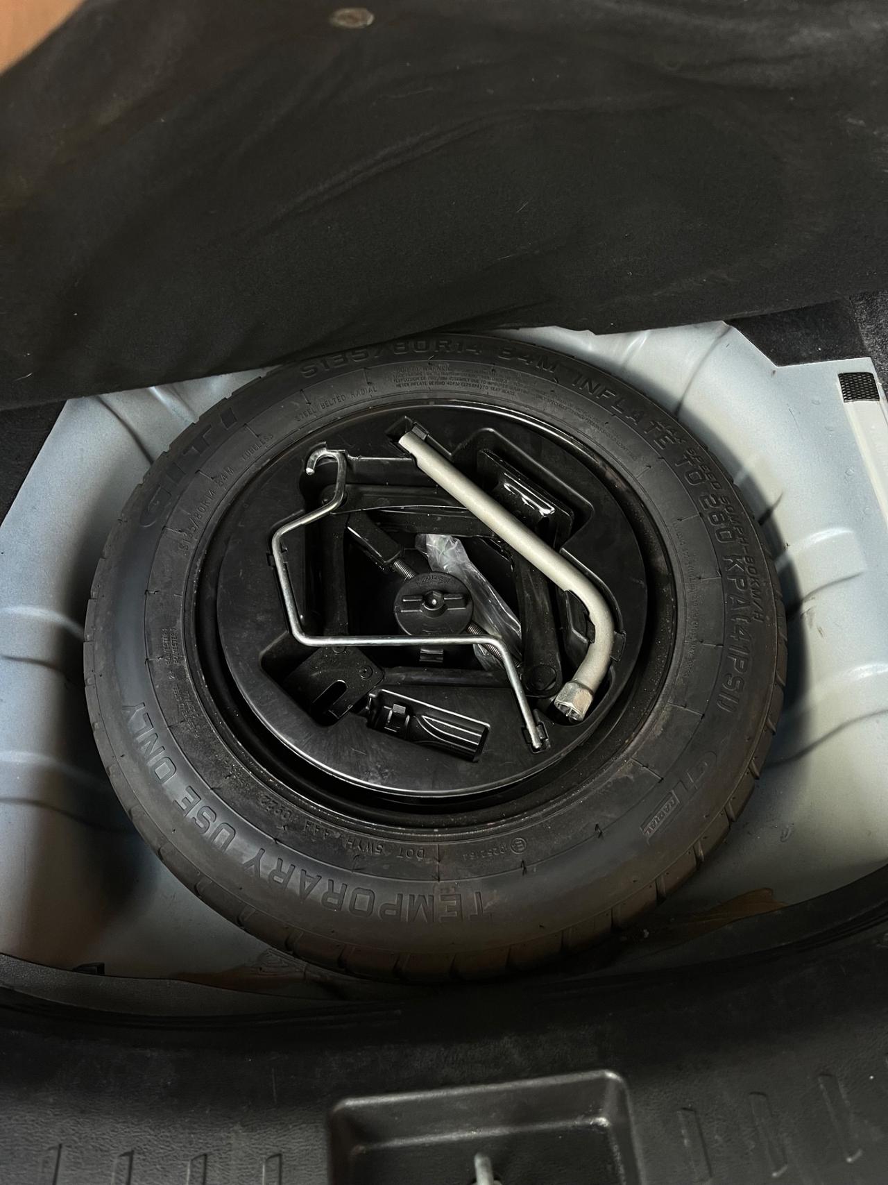 Lancia Ypsilon Hybrid LED UCONNECT