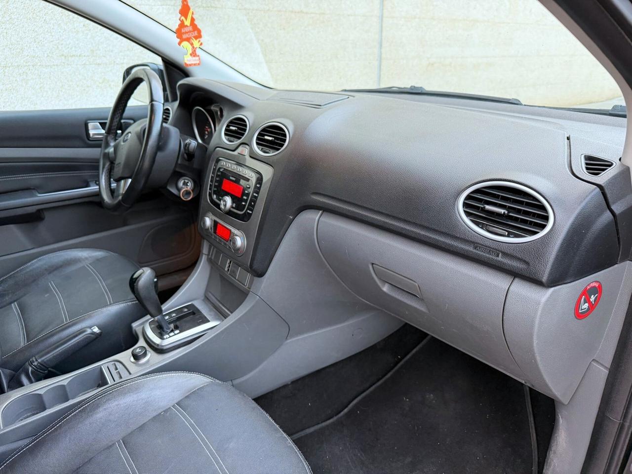 FORD FOCUS 2.0 TITANIUM CAMBIO AUTOMATICO
