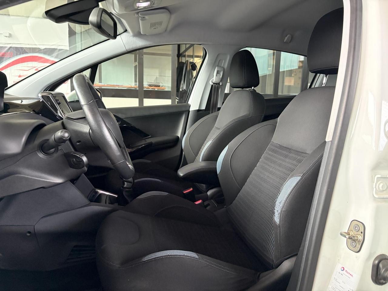 Peugeot 208 1.2 VTi 82 CV 5 porte Allure