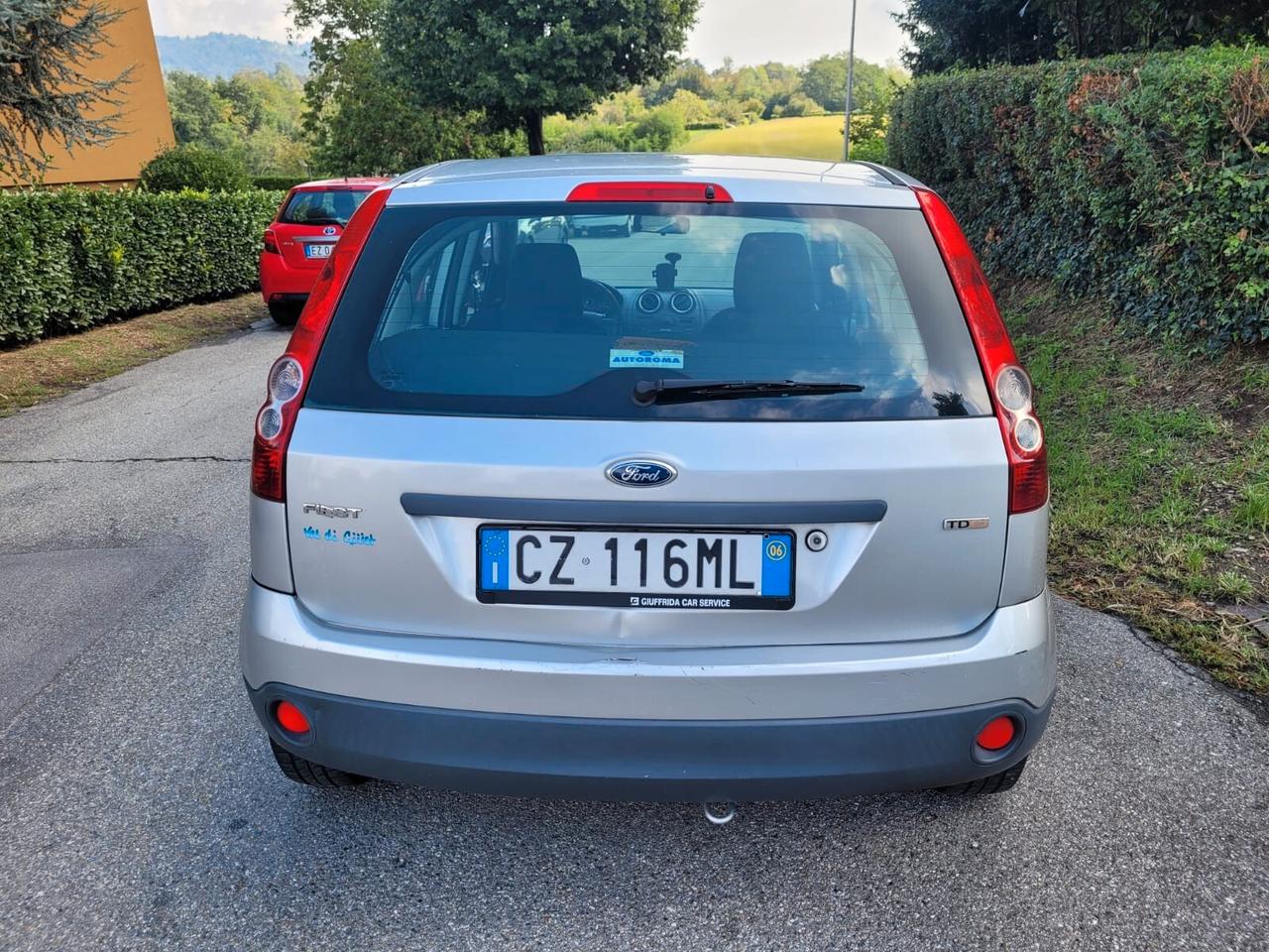 Ford Fiesta 1.4 TDCi 5p. Ghia ADATTA AI NEOPATENTATI
