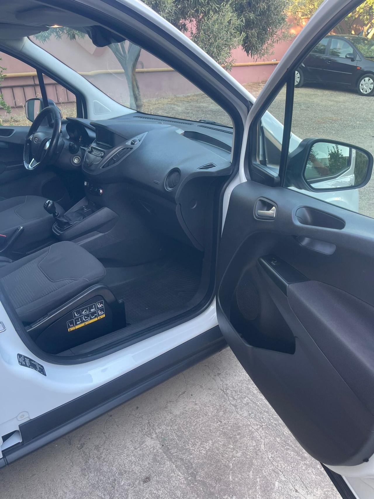 Ford Transit Courier 1.5 TDCi 75CV Van Titanium