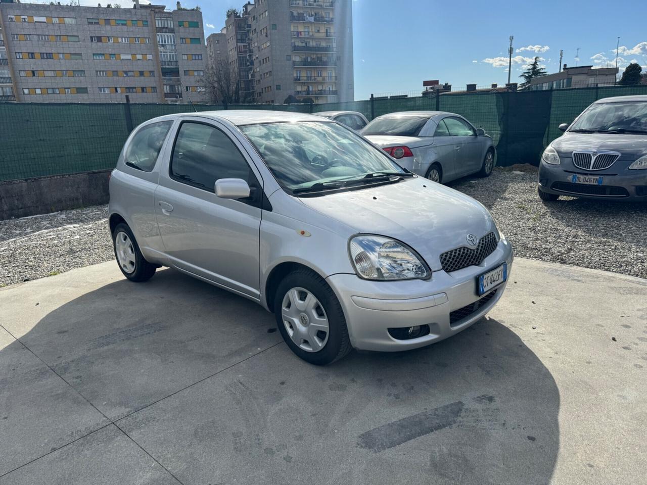 Toyota Yaris 1.0i 16V cat 3 porte Sol euro 4. Benzina neopatentati