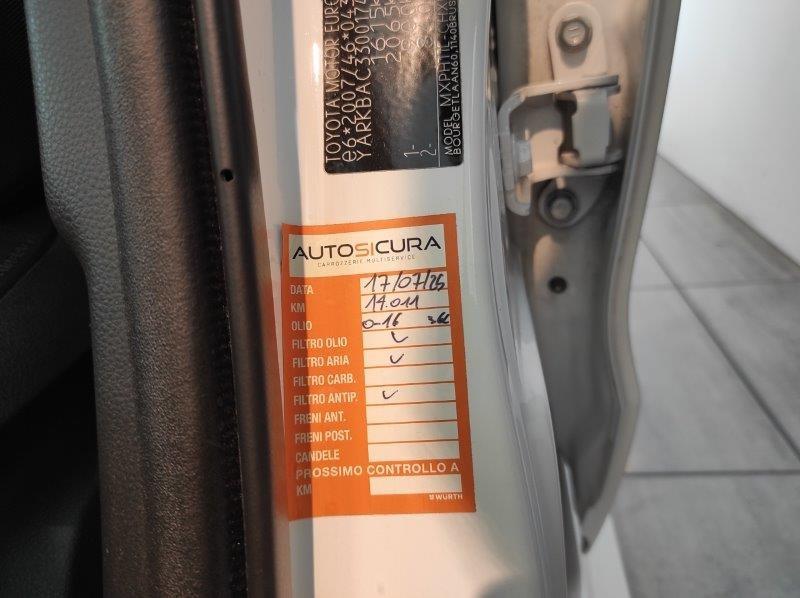 TOYOTA Yaris 4ª serie - Yaris 1.5 Hybrid 5 porte Business