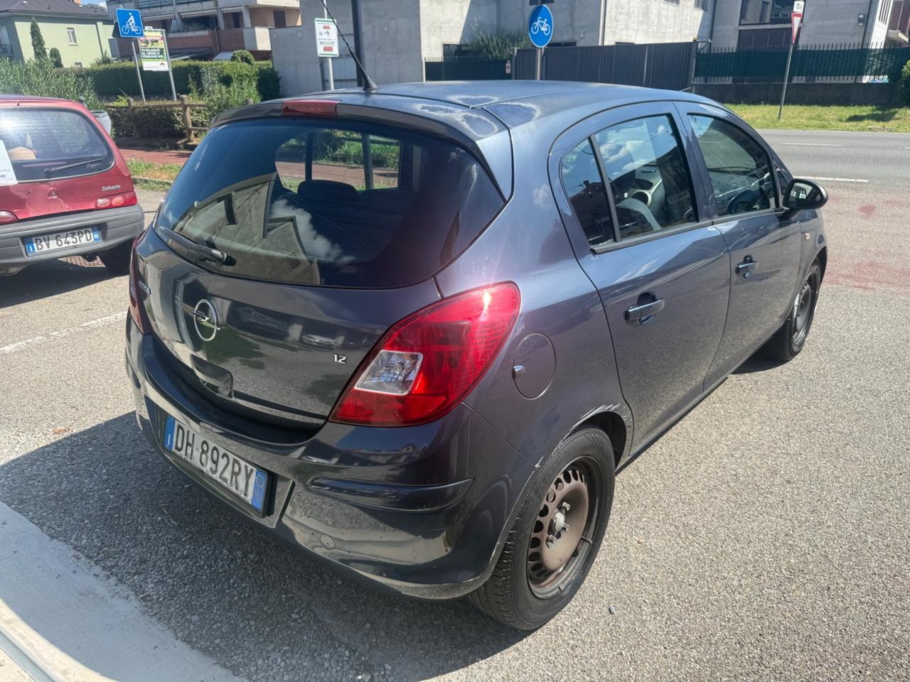Opel Corsa 1.2 5 porte benzina
