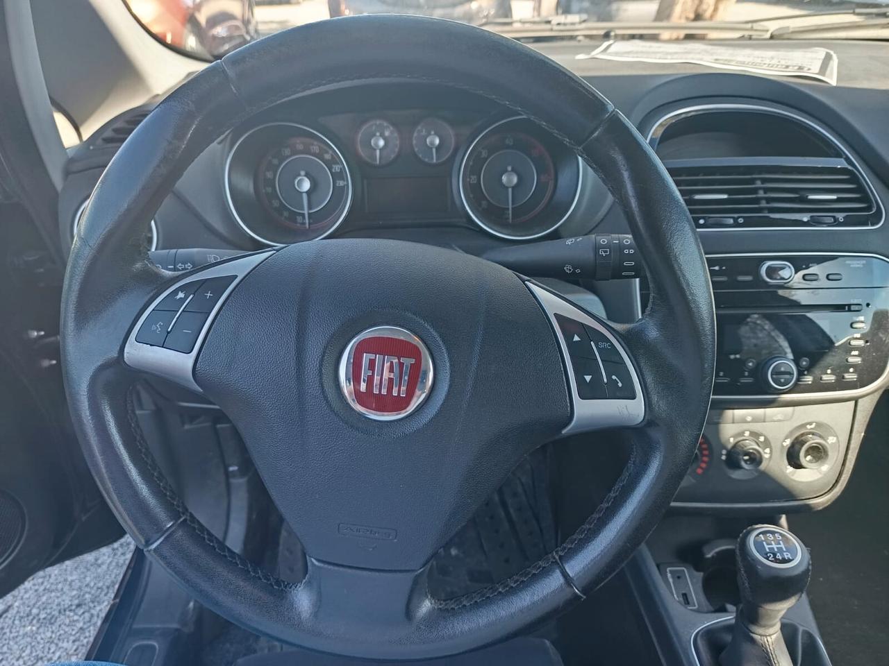 Fiat Punto 2015 - 1.3 MJT II OK NEOP. LB AUTOMOBILI