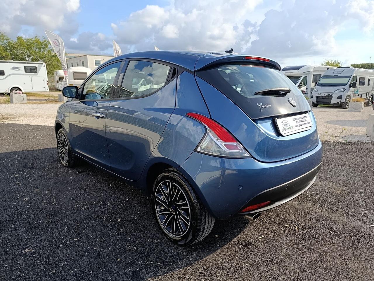 Lancia Ypsilon III 1.0 firefly hybrid Gold s&s 70cv 5p.ti