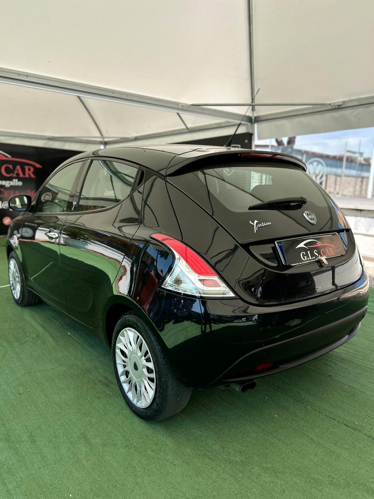 Lancia Ypsilon 1.2 69 CV 5 porte S&S Silver