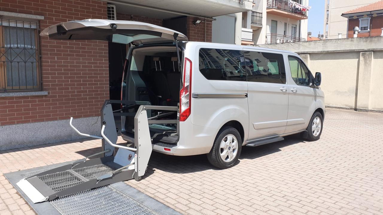 Ford Tourneo Custom Ford Tourneo Connect trasporto disabili pedana