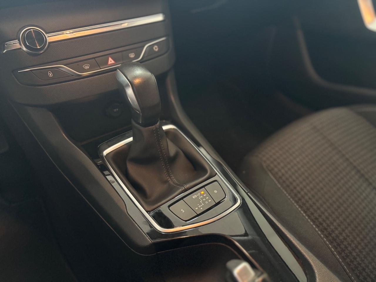 Peugeot 308 BlueHDi 1.6 120 SW Allure cambio automatico permute finanziamenti