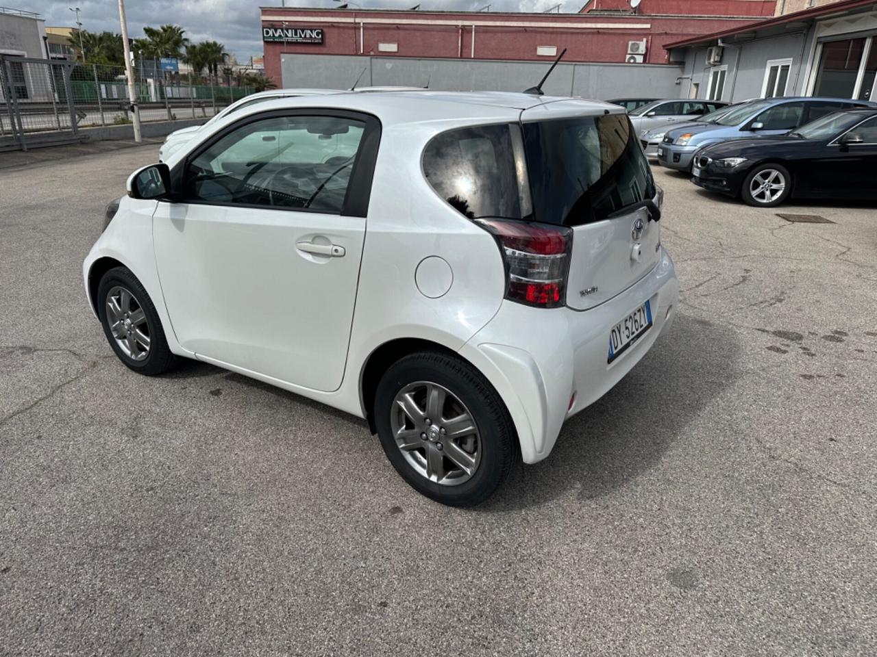 Toyota iQ 1.0 Sol