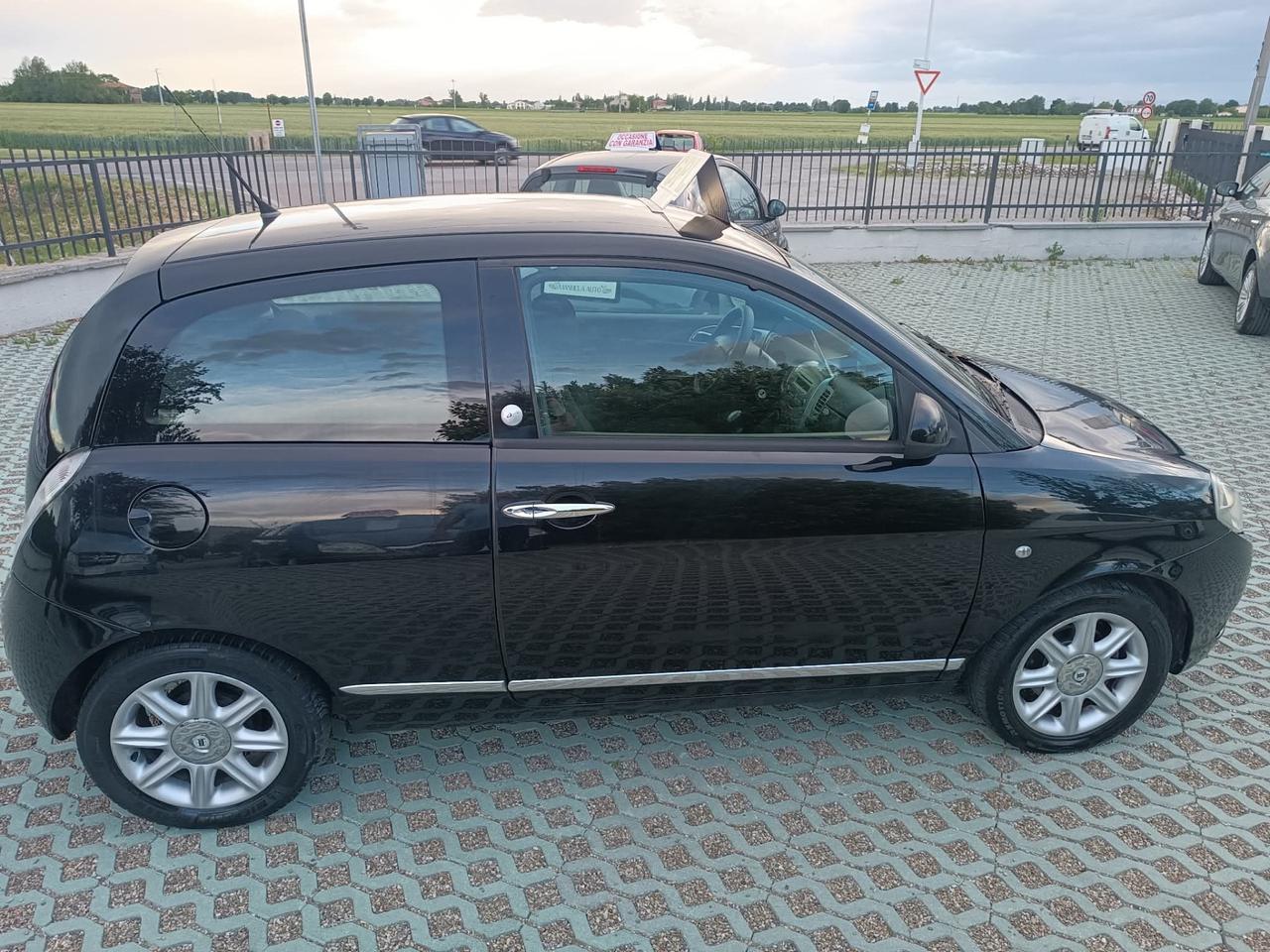 Lancia Ypsilon 1.2 GPL