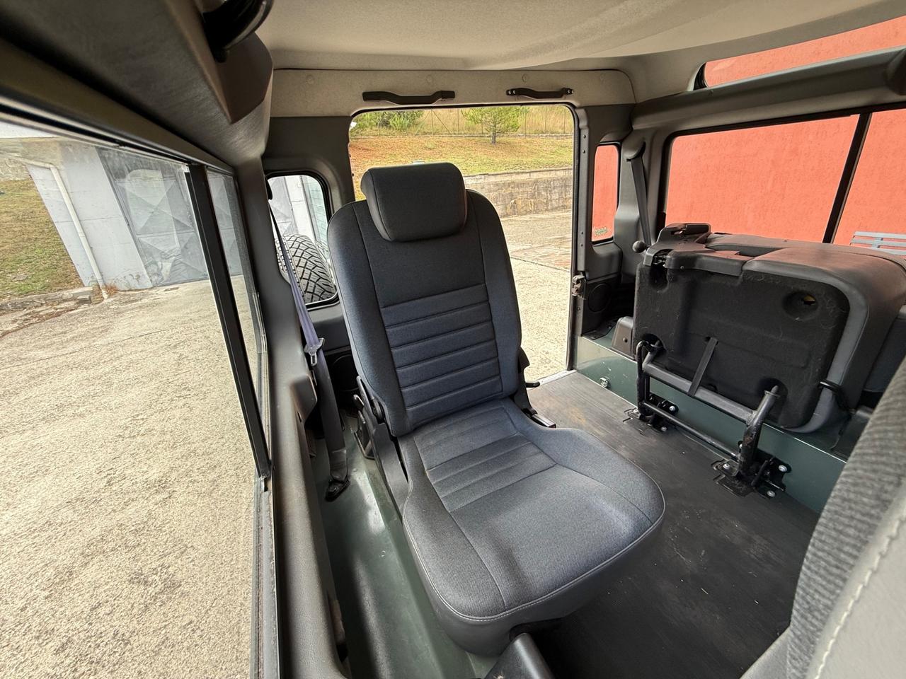 Land Rover Defender 90 2.4 TD4