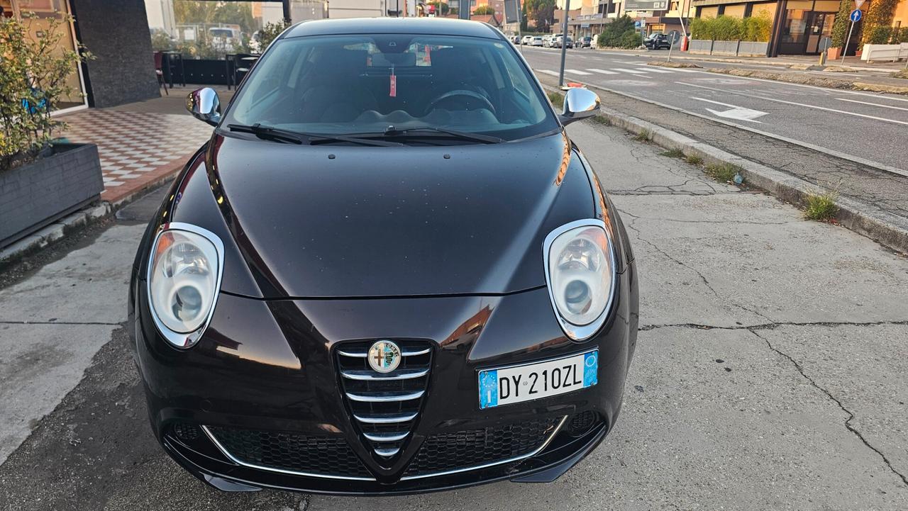 Alfa Romeo MiTo 1.6 JTDm 16V Distinctive Sport Pack