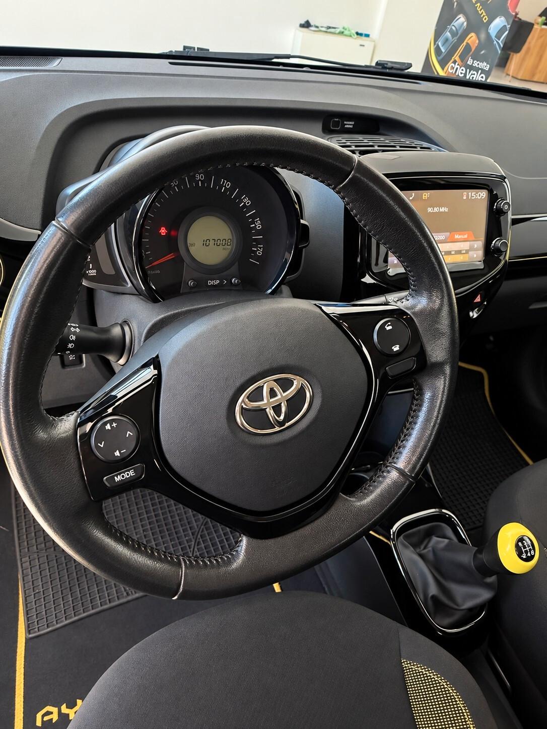 Toyota Aygo 1.0 VVT-i 69 CV 5 porte x-cite
