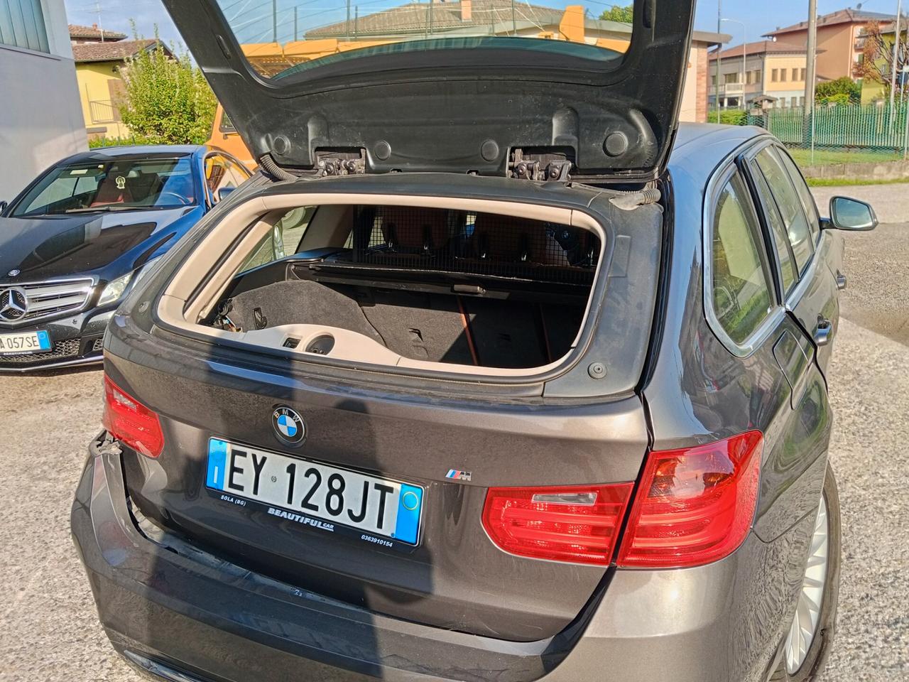 Bmw 318d Touring Luxury Automatica CRASH/ SINISTRATA