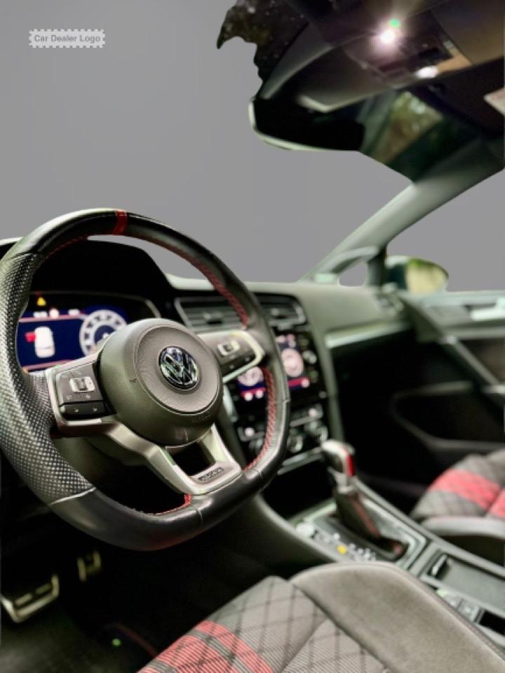 Volkswagen Golf GTI TCR AKRAPOVIČ TETTO