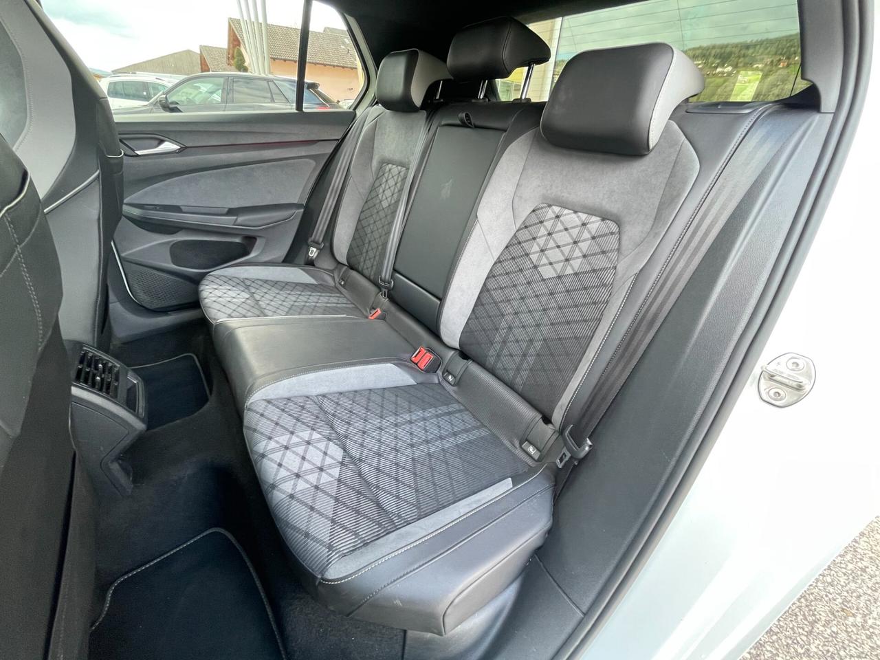 Volkswagen Golf 2.0 TDI 150 CV DSG 4Motion R-Line 4x4