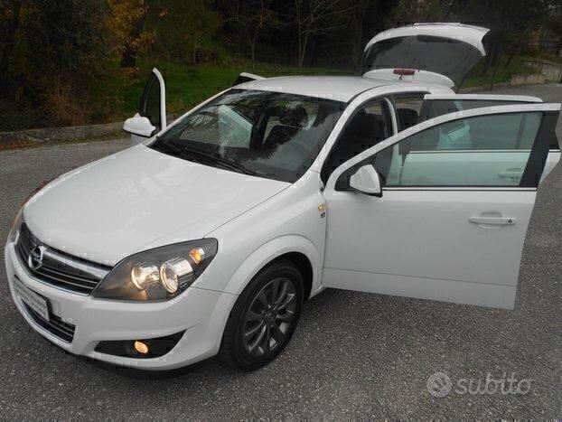 ASTRA S.W.1.7cdti(AUTO NUOVA:FERMA dal 2014)6marce