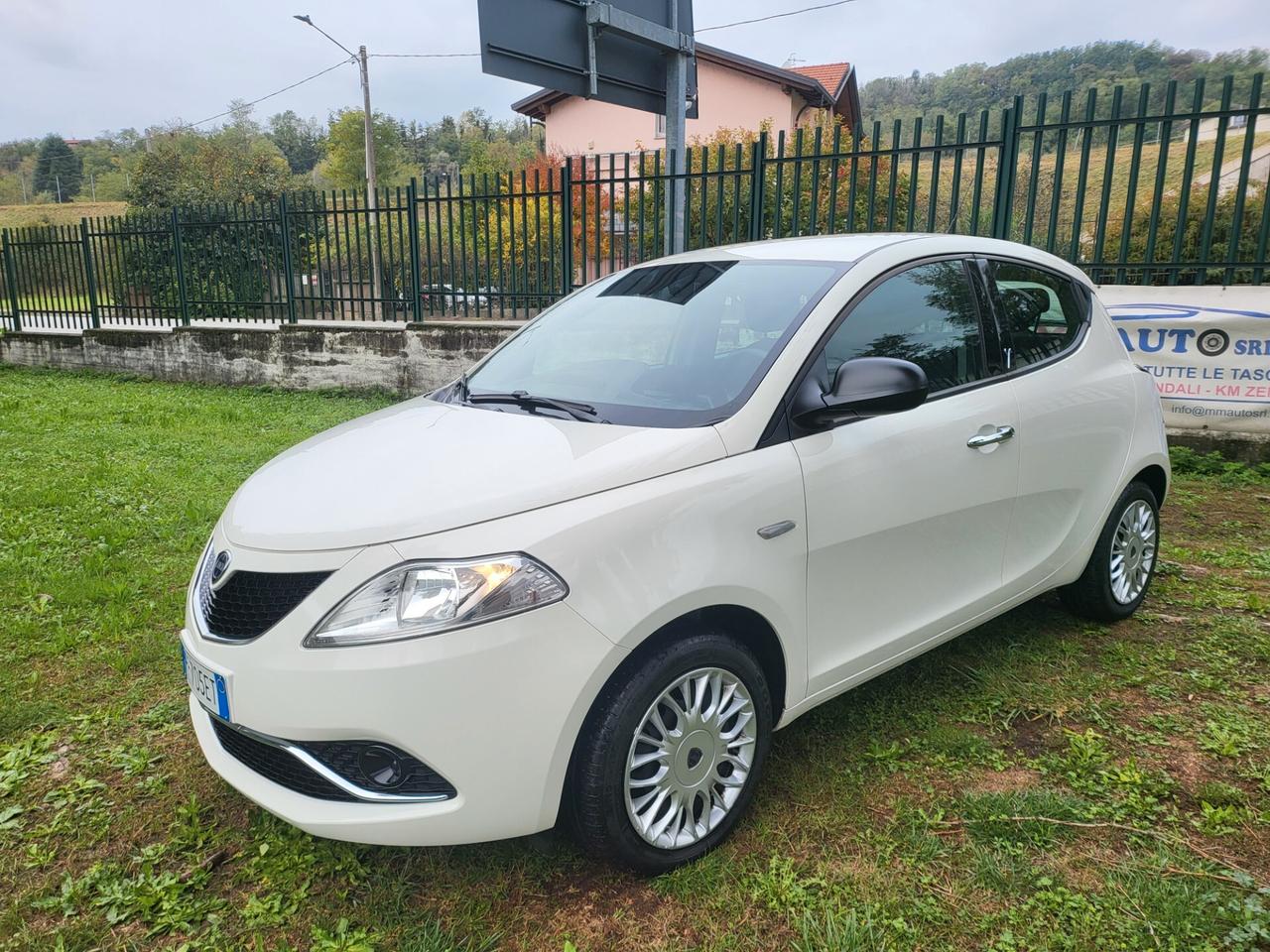 Lancia Ypsilon 1.2 69 CV 5 porte UNICO PROPRIETARIO OK NEOP.