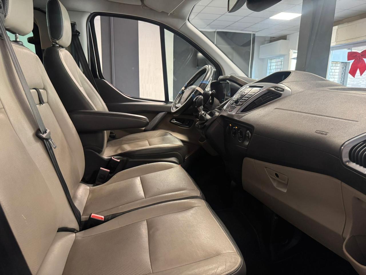 Ford Tourneo Custom 310 2.0 TDCi 170CV PC Titanium