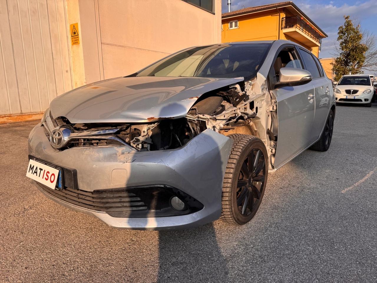Toyota Auris 1.6 D-4D Lounge AUTO INCIDENTATA