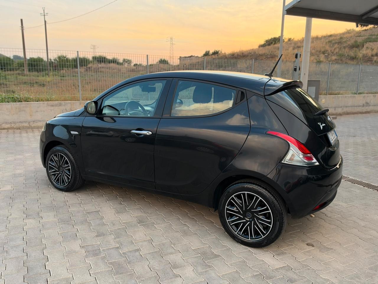 LANCIA YPSILON 1.0 FIREFLY 70CV HYBRID 2022