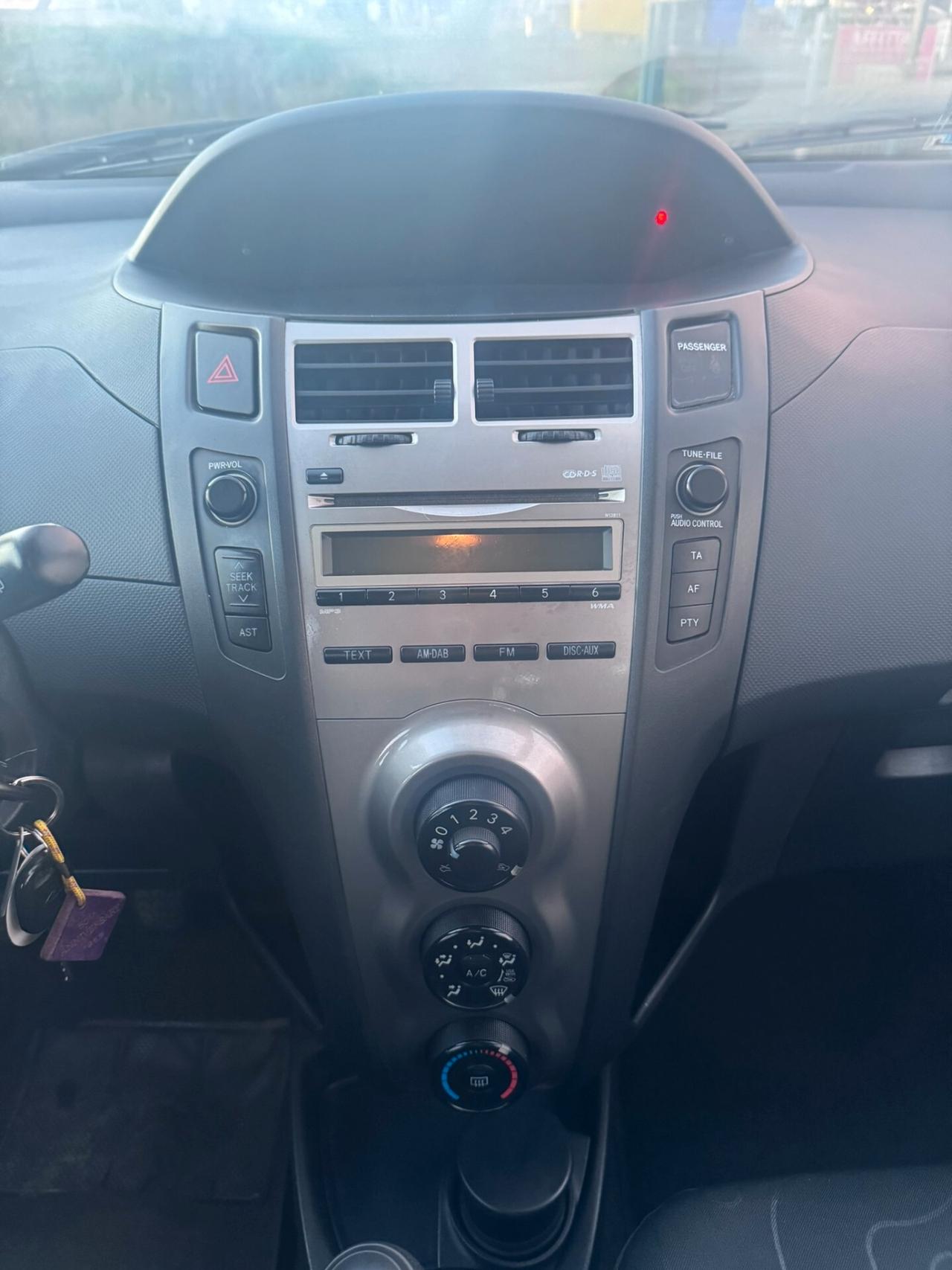 Toyota Yaris 1.0 5 porte Now